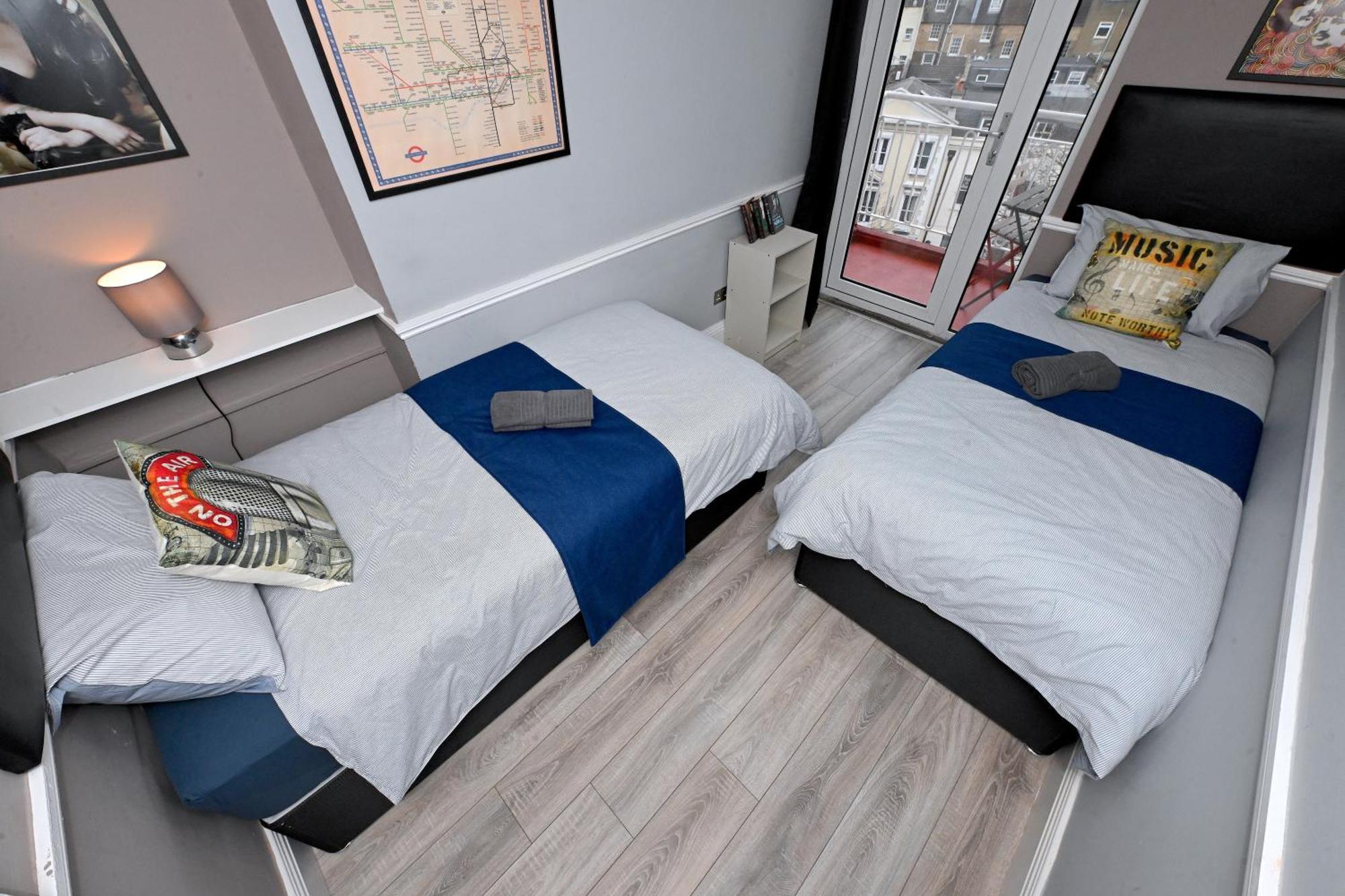 Superb 4 Bedroom Flat In The Heart Of Camden Town Лондон Экстерьер фото