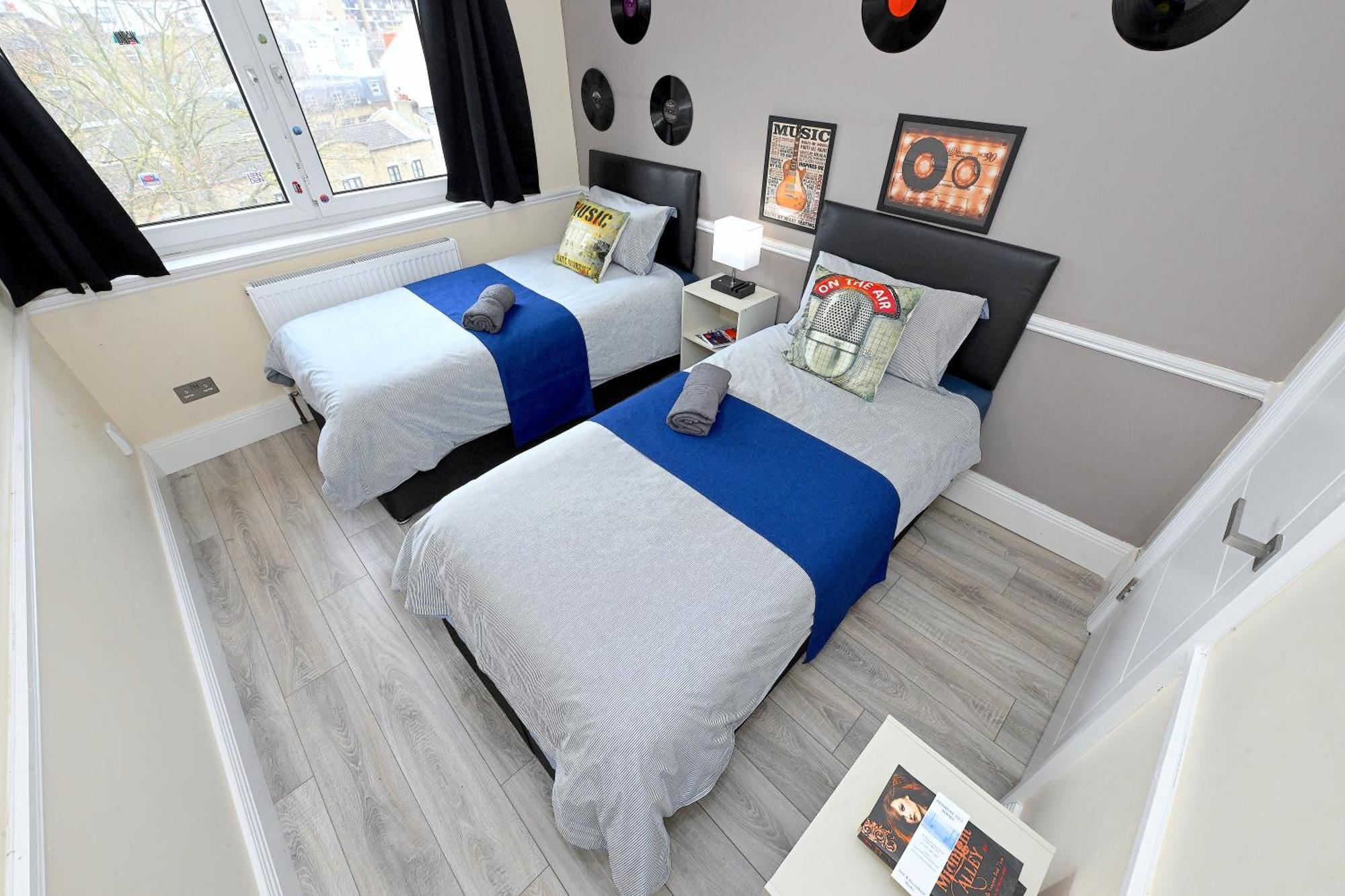 Superb 4 Bedroom Flat In The Heart Of Camden Town Лондон Экстерьер фото