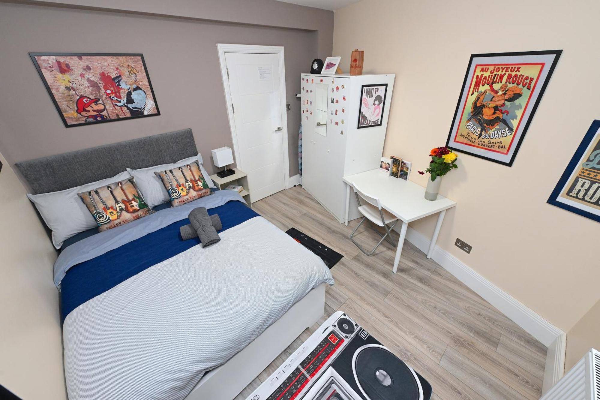 Superb 4 Bedroom Flat In The Heart Of Camden Town Лондон Экстерьер фото